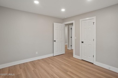 Prime commercial space available on Lady's Island's second - photo 12