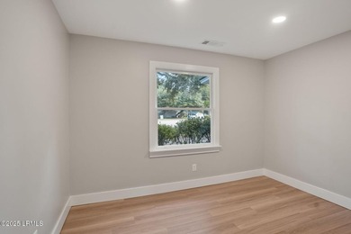 Prime commercial space available on Lady's Island's second - photo 13