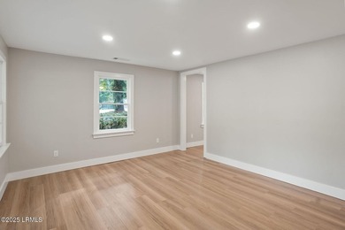 Prime commercial space available on Lady's Island's second - photo 17