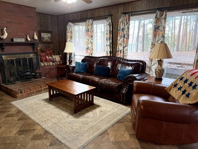 Stunning Retreat with Panoramic Views! Discover the perfect - photo 5