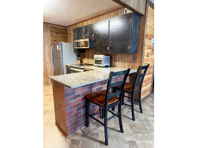 Stunning Retreat with Panoramic Views! Discover the perfect - photo 9