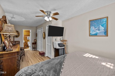 Sellers are open to all offers and negotiable. Escape to - photo 29