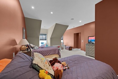 This elegant executive brick home offers luxury living and - photo 30