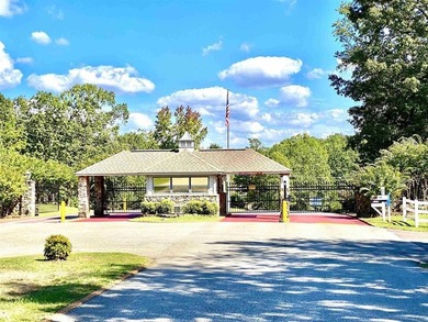 This elegant executive brick home offers luxury living and - photo 36