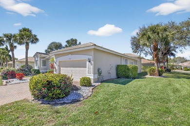 SITUATED ON A PREMIUM CORNER LOT THIS RESIDENCE OFFERS A BRIGHT - photo 3