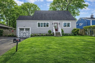 Welcome to this beautiful and well-maintained Cape located in - photo 1