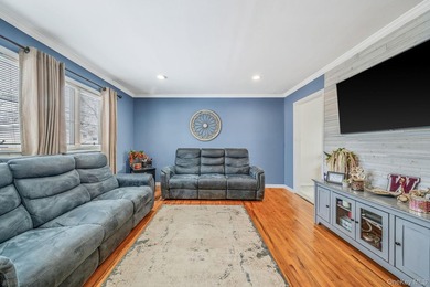 Welcome to this beautiful and well-maintained Cape located in - photo 2