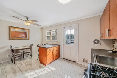 Welcome to this beautiful and well-maintained Cape located in - photo 7