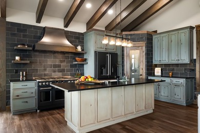 Perched atop 82+ acres of pristine wilderness, Wild Flower Lodge - photo 9