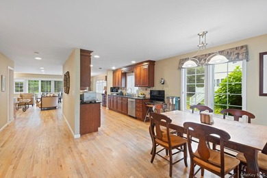 This stunning 4 Bedroom, 4 Full Bath end-unit Townhouse offers - photo 11