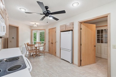 Great one-level home ideally surrounded by Mountain Ranch golf - photo 13