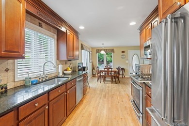 This stunning 4 Bedroom, 4 Full Bath end-unit Townhouse offers - photo 13