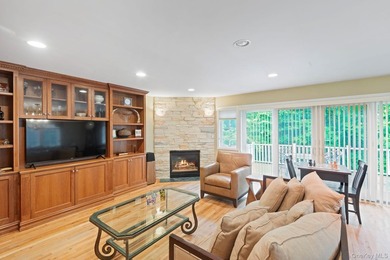 This stunning 4 Bedroom, 4 Full Bath end-unit Townhouse offers - photo 15