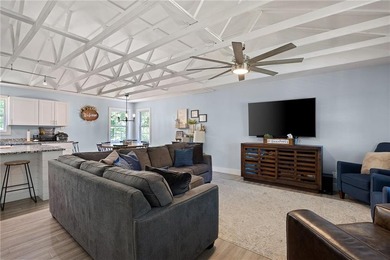 Tucked away inside the exclusive gated community of Colonial - photo 9