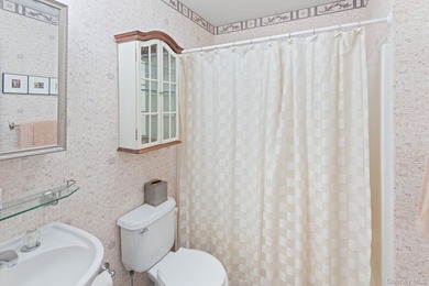 This stunning 4 Bedroom, 4 Full Bath end-unit Townhouse offers - photo 19