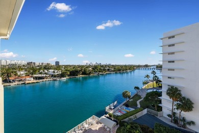 Meticulously renovated rare penthouse in prime Bay Harbour - photo 2