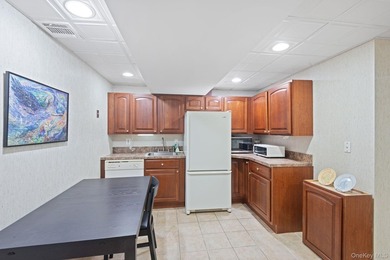 This stunning 4 Bedroom, 4 Full Bath end-unit Townhouse offers - photo 30