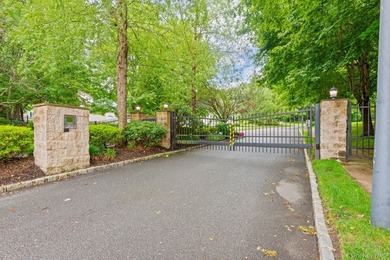 This stunning 4 Bedroom, 4 Full Bath end-unit Townhouse offers - photo 32