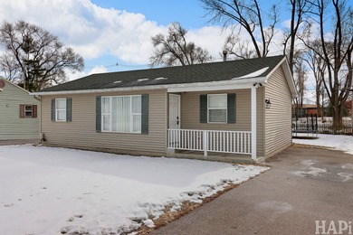 Vulcan Lakes Home Active Under Contract in Crystal Lake Illinois