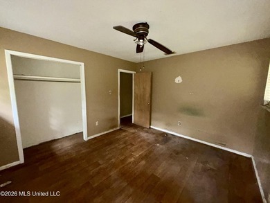 Bring your vision and make this classic brick ranch your own! - photo 12