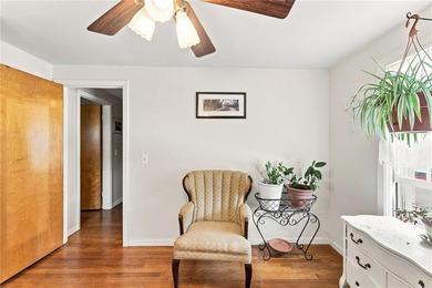Opportunity knocks! Quintessential split home set in an ideal - photo 14