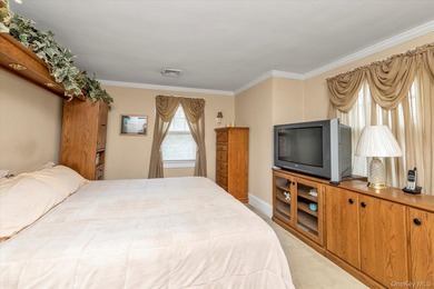 Merrick - Charming and Beautiful Colonial home with relaxing - photo 16