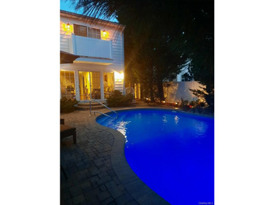 Merrick - Charming and Beautiful Colonial home with relaxing - photo 21