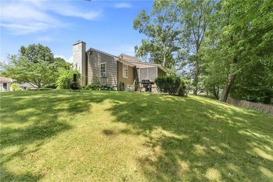 Opportunity knocks! Quintessential split home set in an ideal - photo 27
