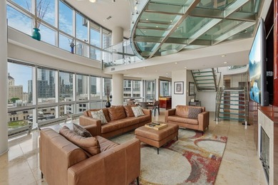 Unparalleled luxury in this breathtaking unit at the prestigious - photo 5
