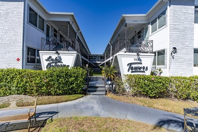 Lake Osborne Condo For Sale in Lake Worth Beach Florida