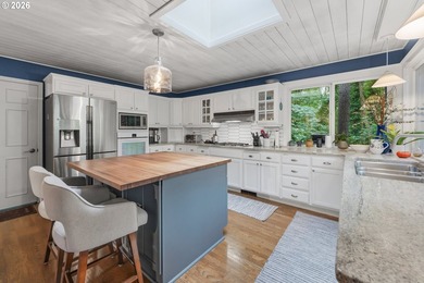 BEST VALUE ON THE LAKE. Waterfront Lake Oswego living in a - photo 13