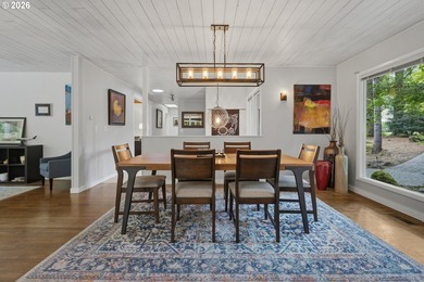 BEST VALUE ON THE LAKE. Waterfront Lake Oswego living in a - photo 14