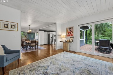BEST VALUE ON THE LAKE. Waterfront Lake Oswego living in a - photo 16