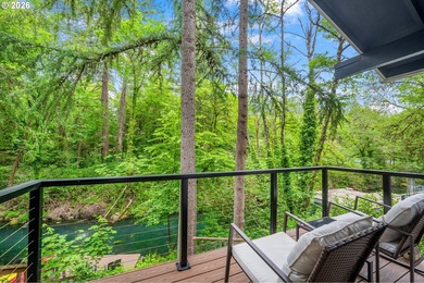 BEST VALUE ON THE LAKE. Waterfront Lake Oswego living in a - photo 18