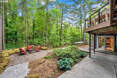 BEST VALUE ON THE LAKE. Waterfront Lake Oswego living in a - photo 30