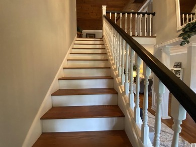 Country living at it's best. Check out this custom-built home - photo 30