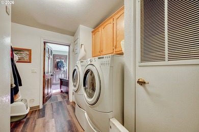 Welcome to your private retreat just minutes from town! This 2 - photo 33