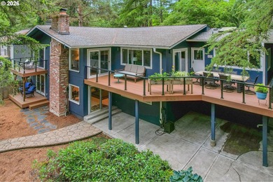 BEST VALUE ON THE LAKE. Waterfront Lake Oswego living in a - photo 34