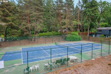 BEST VALUE ON THE LAKE. Waterfront Lake Oswego living in a - photo 39