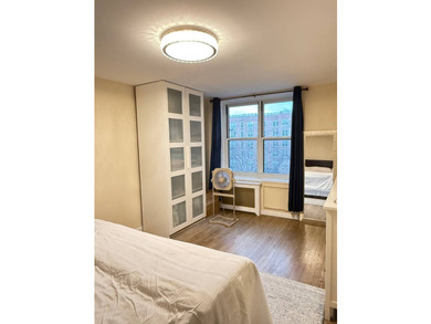 Discover the luxurious living with this exceptional spacious - photo 8