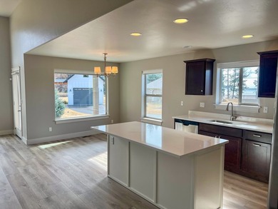 Newly remodeled interior with prime location near Flathead Lake - photo 7