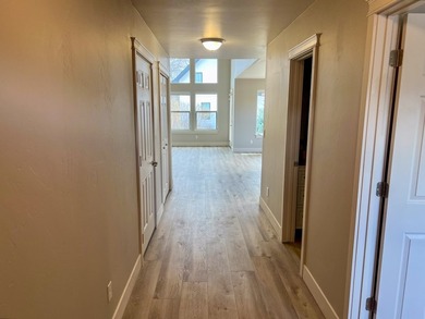 Newly remodeled interior with prime location near Flathead Lake - photo 10
