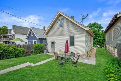 Charming & Affordable 3 Bed 1 Bath Home in Heart of Bay View - photo 2