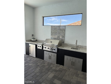 Amazing find in private neighborhood with million dollar plus - photo 29