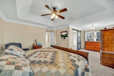 ***MOTIVATED SELLERS*** -Freshly painted decks. Top deck and - photo 31