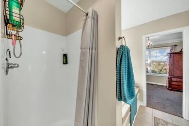 ***MOTIVATED SELLERS*** -Freshly painted decks. Top deck and - photo 34