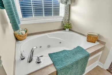 ***MOTIVATED SELLERS*** -Freshly painted decks. Top deck and - photo 36
