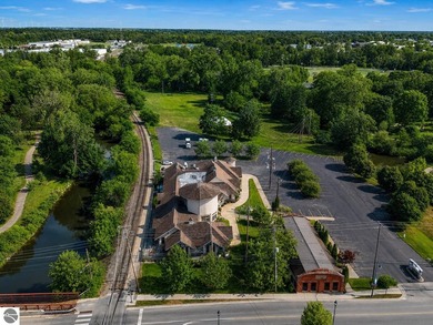 10,000sq. ft + acres in downtown Mt. Pleasant. 600' of River - photo 38