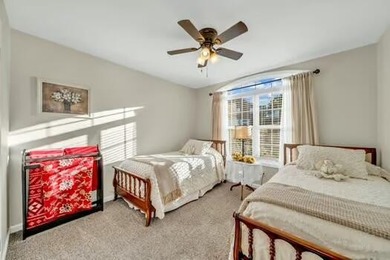 ***MOTIVATED SELLERS*** -Freshly painted decks. Top deck and - photo 39