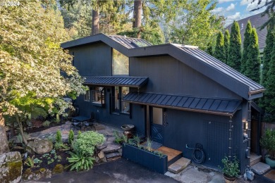 Lake Home For Sale in Lake Oswego, Oregon